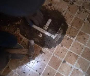 扎鲁特卫生间漏水维修公司为您分享下卫生间渗水如何处理及注意事项